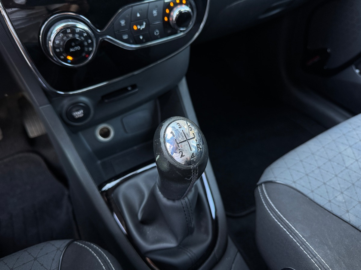RENAULT Clio IV 1.5 dCi Limited S&S 90 cv - Ecran multimédia