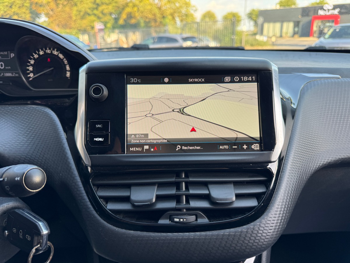 Peugeot 208 110CH S&S EAT6 GT LINE - Première main - Entretiens Peugeot  - Carplay