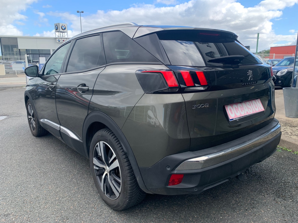 Peugeot 3008 130 ch | Allure | Toit ouvrant panoramique | Caméra recul | Attelage | Apple car play