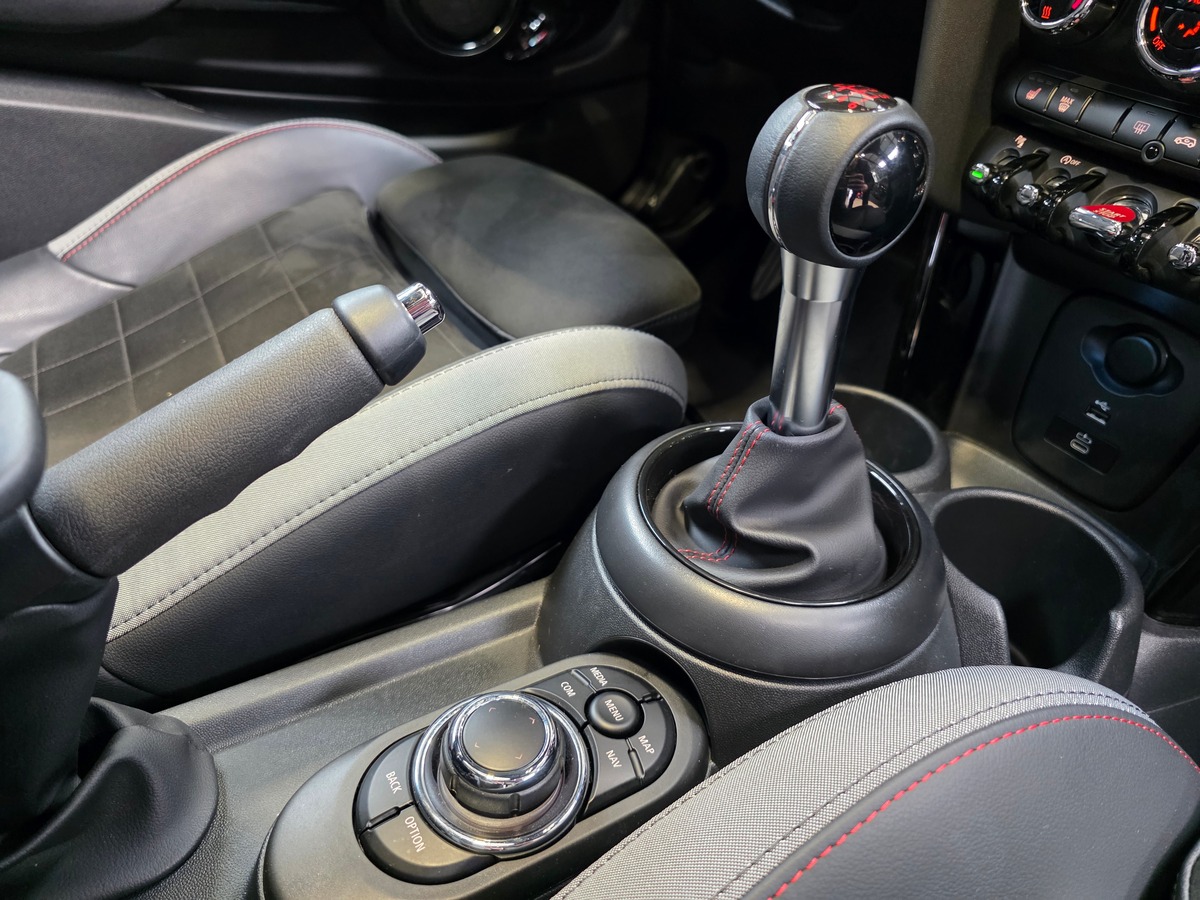 Mini Mini JCW III JOHN COOPER WORKS 1to6 EDITION // EDITION LIMITEE 999 EXEMPLAIRES MONDE