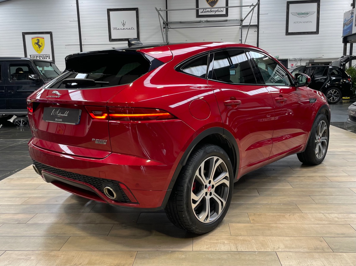 Jaguar E-Pace 2.0L P-250 AWD R-DYNAMIC HSE - TOIT PANO/VOLANT CHAUFFANT