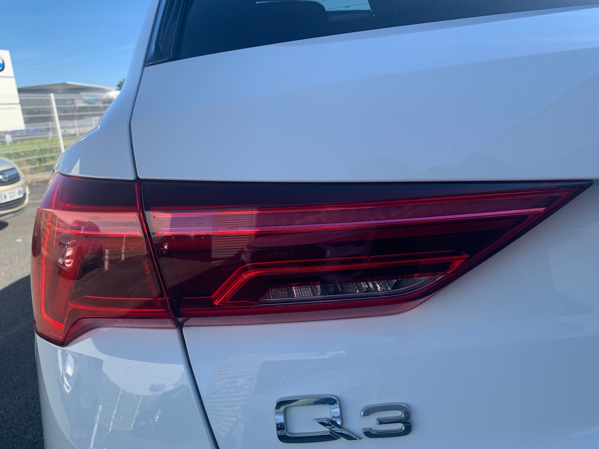 Audi Q3 150 ch | S line | Toit ouvrant | Caméra de recul | Apple car play | Attelage | Régulateur