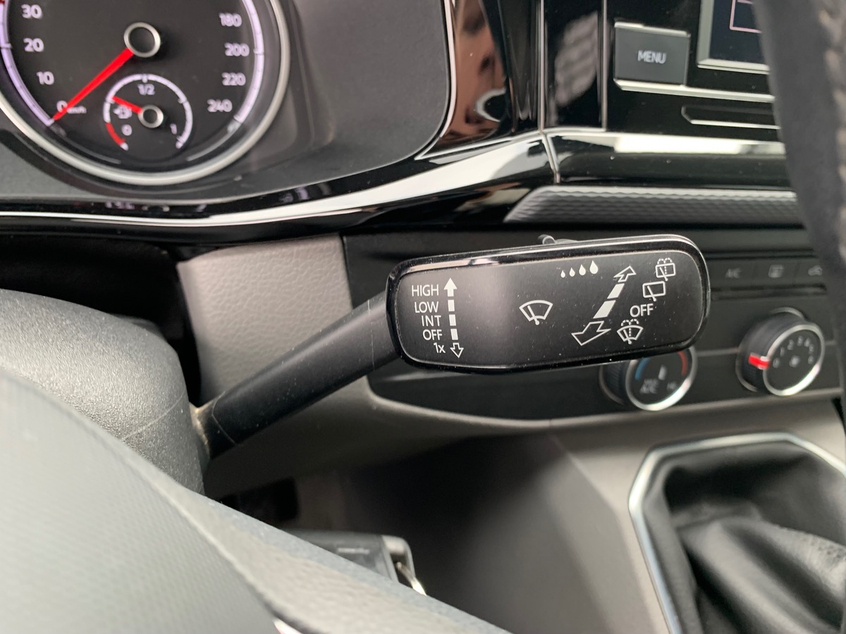 Volkswagen California 150 | COAST | Premiére Main | Attelage | Rallonge lit | Pneus Toutes Saisons