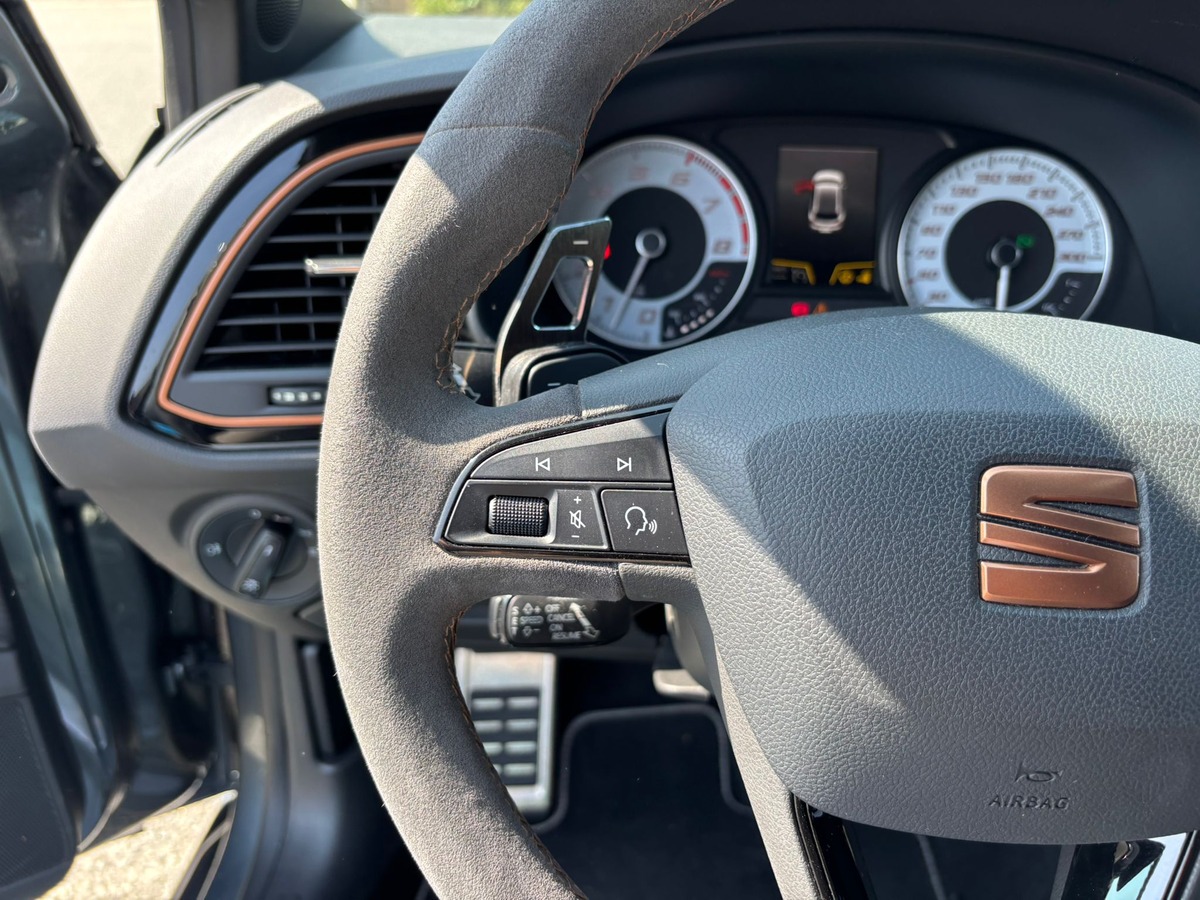 Seat CUPRA LEON R 2.0 TSI DSG6 - N°215/799 - Française