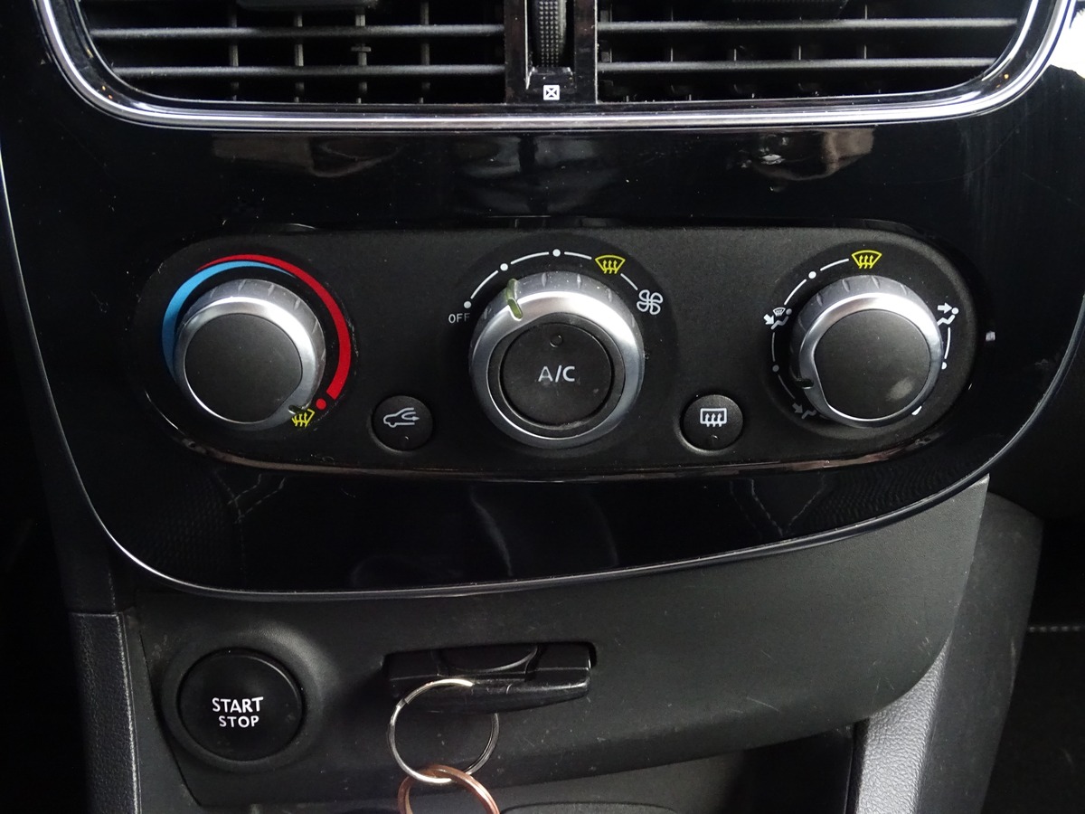 RENAULT Clio IV 1.2 16V 75