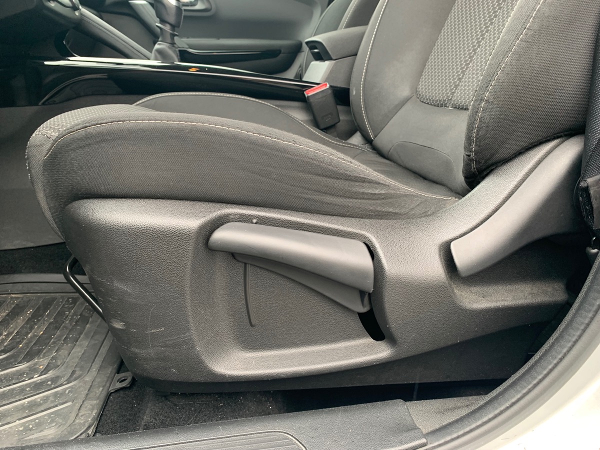 RENAULT Kadjar 110 ch | Business | Crochet d'attelage | Régulateur de vitesse | Radar avant arriére