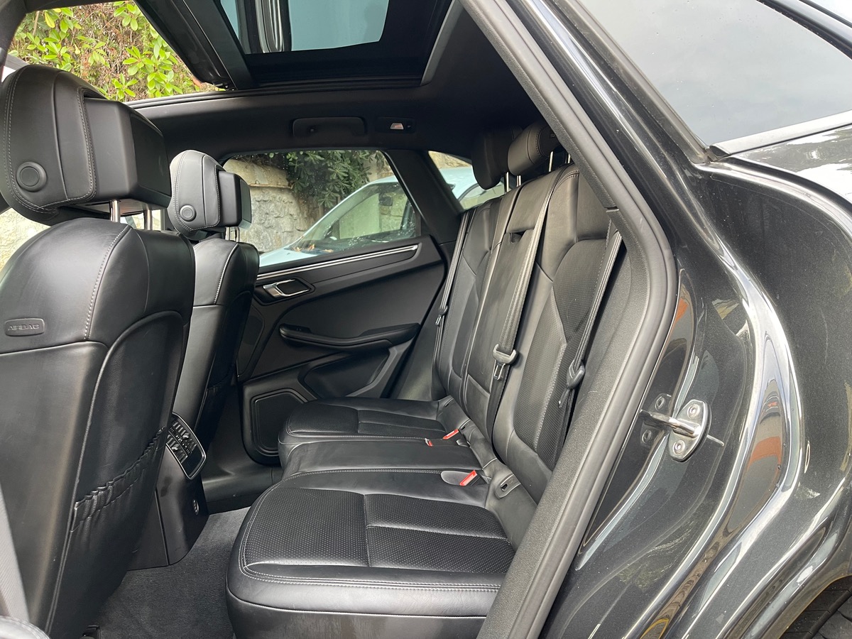 Porsche Macan 2.0 TFSI 252 CV AWD / Phase 2/Toit Ouvrant /Jantes Turbo/Pack Black /Echappement Sport