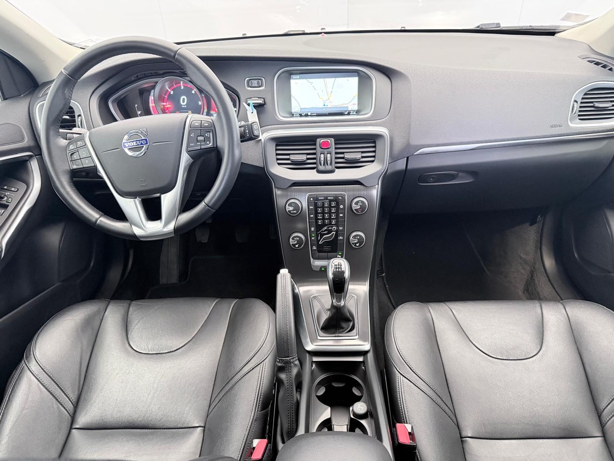 Volvo V40 2.0 D  120  Momentum