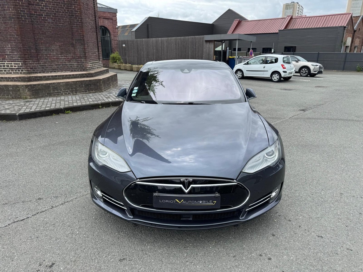 Tesla Model S 85 367CV 7 places - Recharge gratuite à vie