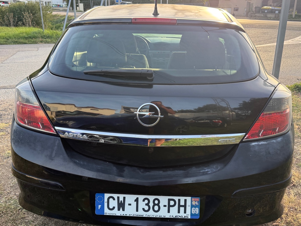 Opel Astra GTC 1.7 CDTI 100 CH / SPORT / DISTRIBUTION NEUF SUR FACTURE