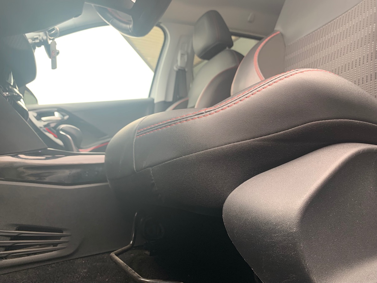 Peugeot 2008 GT LINE | 120 CHEVAUX | Caméra recul | Boite Automatique |  Garantie 20/12/2025