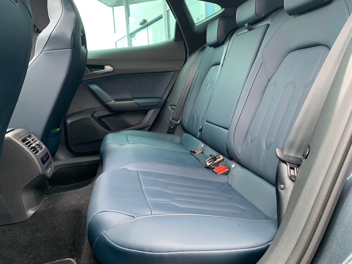 Cupra FORMENTOR E-HYBRID 204 | Business Edition | Cuir | Apple Car Play | Toit ouvrant panoramique