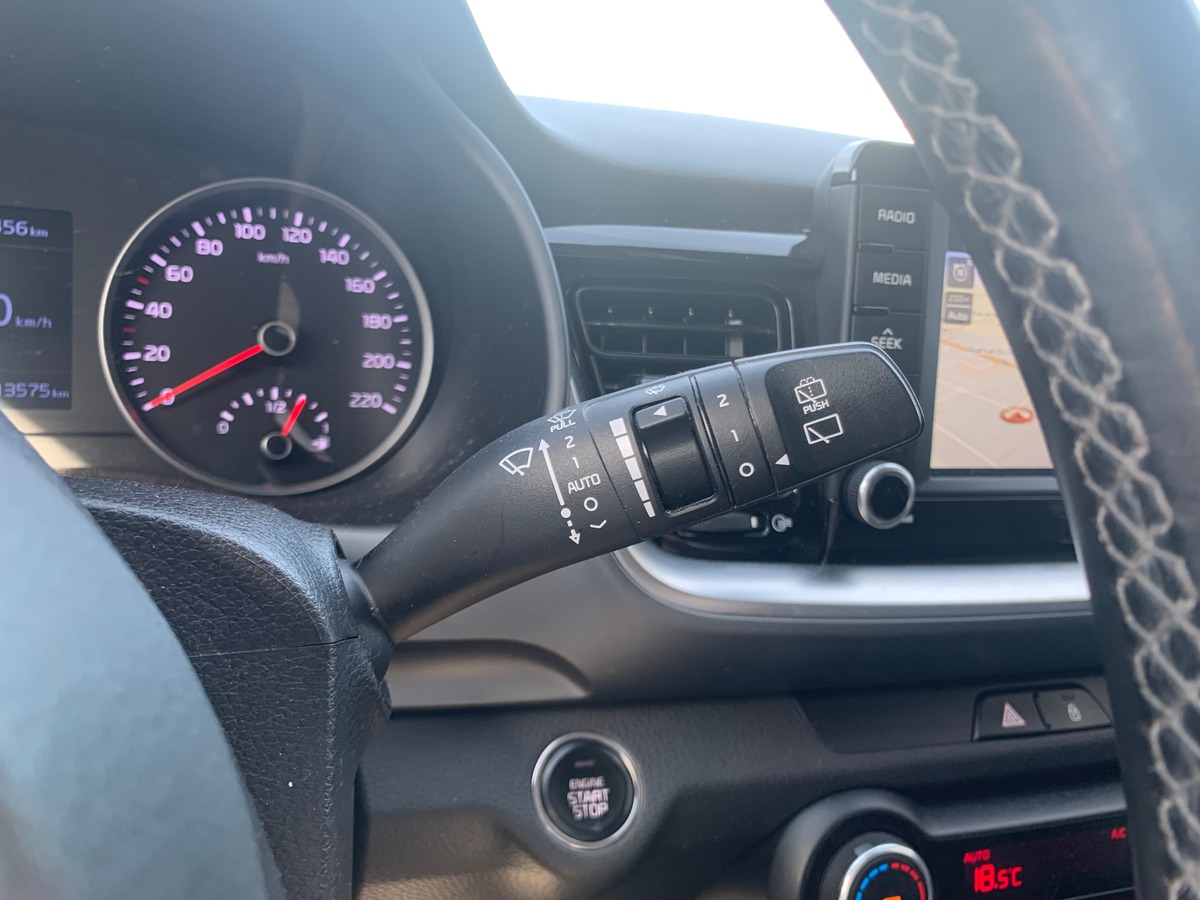 Kia Stonic 120 ch | Premium | Caméra recul | Régulateur vitesse | Apple car Play | Siéges chauffants