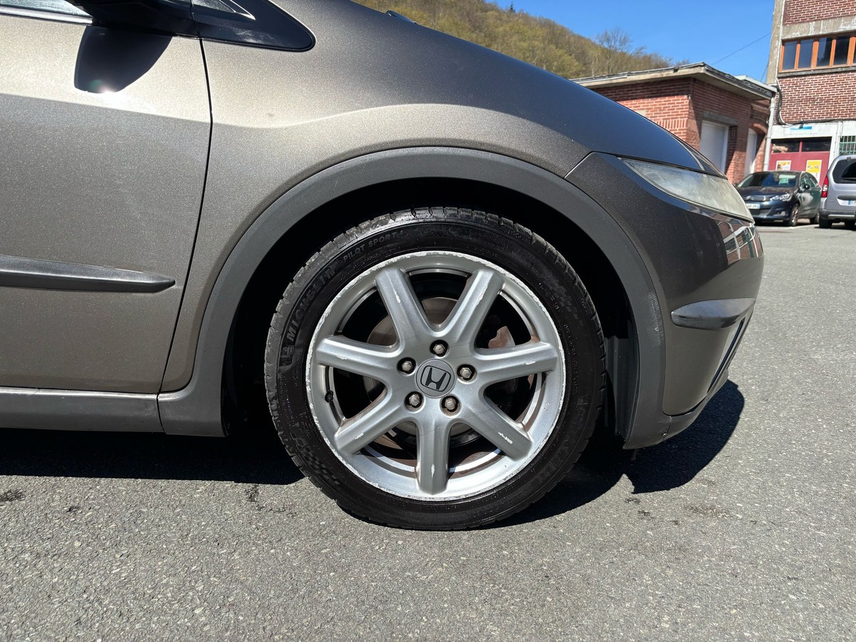 Honda Civic 1.8 VTEC 140 COMFORT-5 PORTES-GARANTIE