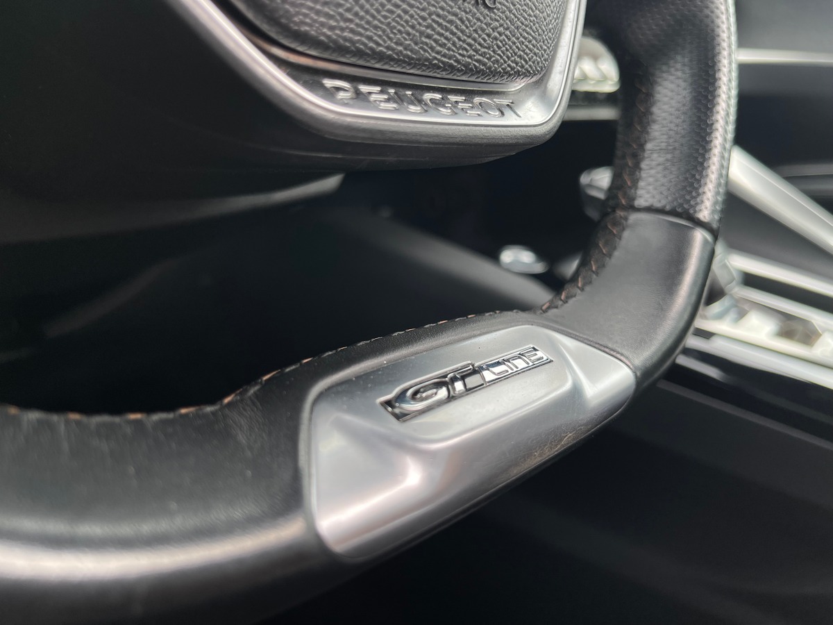 Peugeot 5008 Gt Line 1.5 BlueHDi EAT8 130 cv Boîte auto - Toit ouvrant / Audio FOCAL