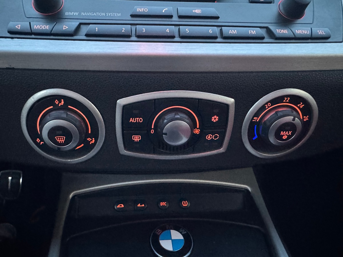 Bmw Z4 3.0si 265 ch | GPS | Volant et pommeau de vitesse M | Jantes 18'' | Climatisation | Cuir