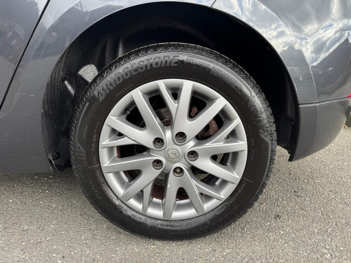 RENAULT Megane III 1.5 dci 110cv Limited - Garantie