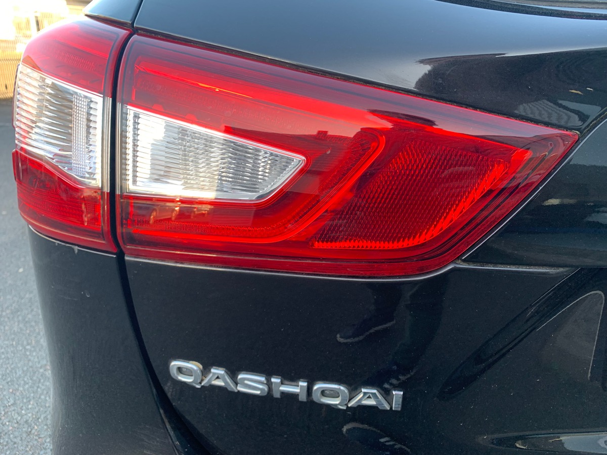 Nissan Qashqai 130 ch | Black edition | Caméra vue panoramique 360° | Toit panoramique | Jantes Alu