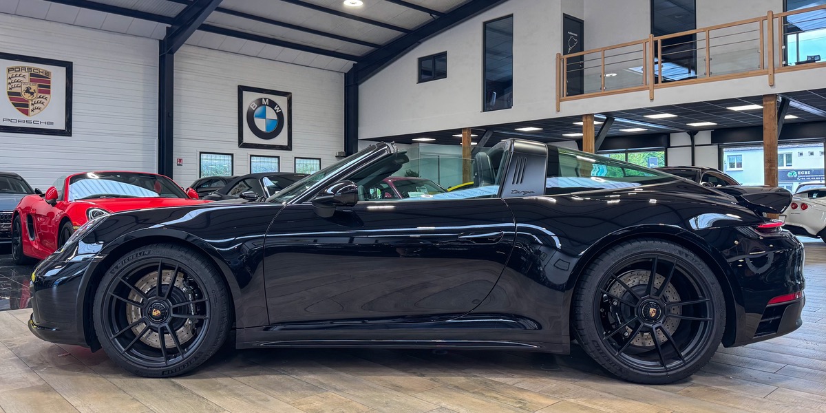 Porsche 911 992 TARGA 4 GTS