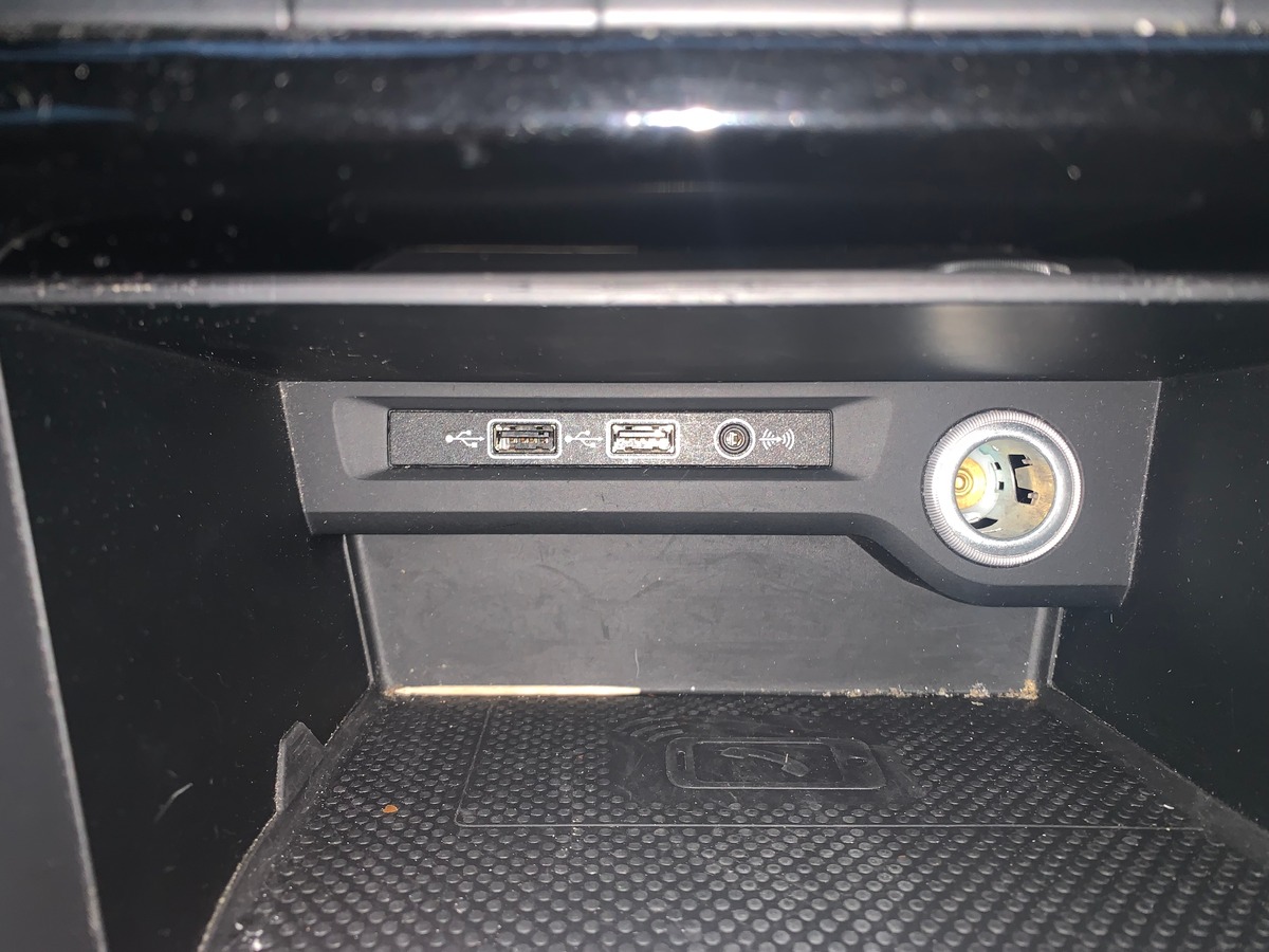 Volkswagen Touran 115 | Connect | 7 Places | Caméra recul | GPS | Bluetooth | Régulateur vitesse