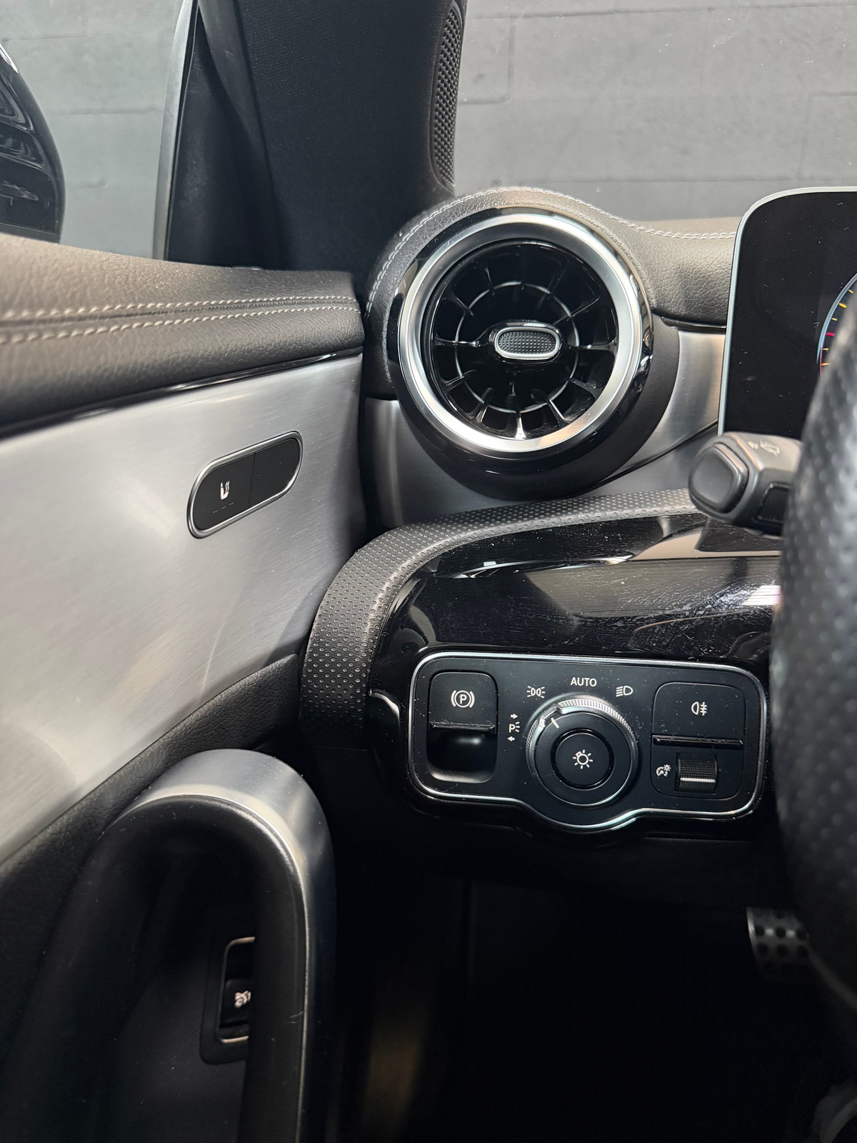 Mercedes Benz CLA 180D AMG LINE