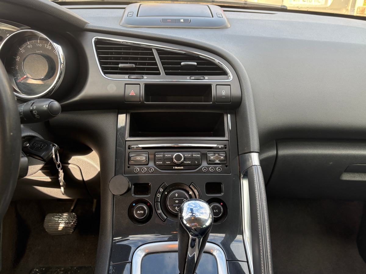 Peugeot 3008 1.6 hdi - 115CH - 6CV