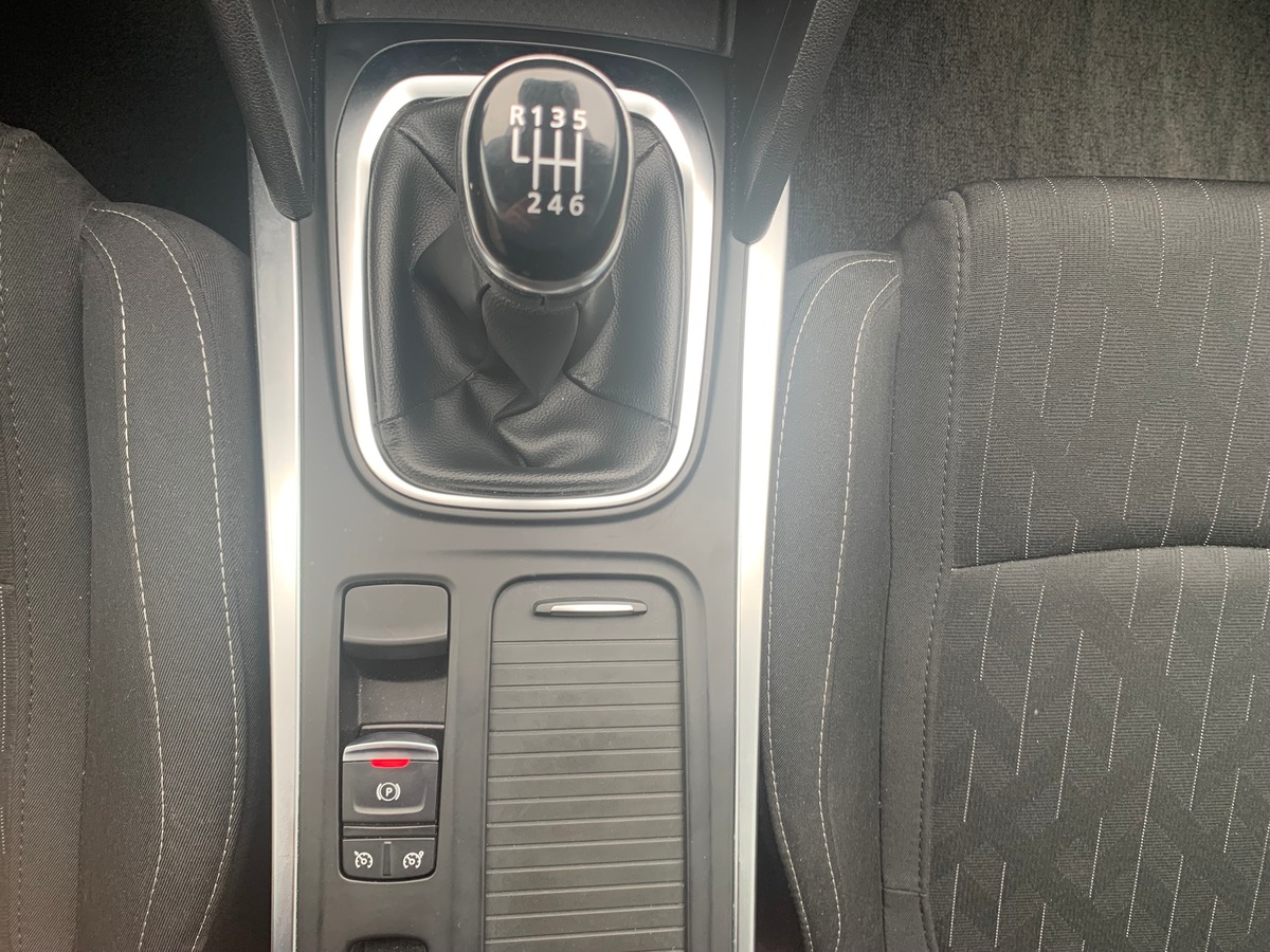 RENAULT Megane IV 100 chevaux | Limited | Caméra de recul | Régulateur de vitesse | GPS | Bluetooth