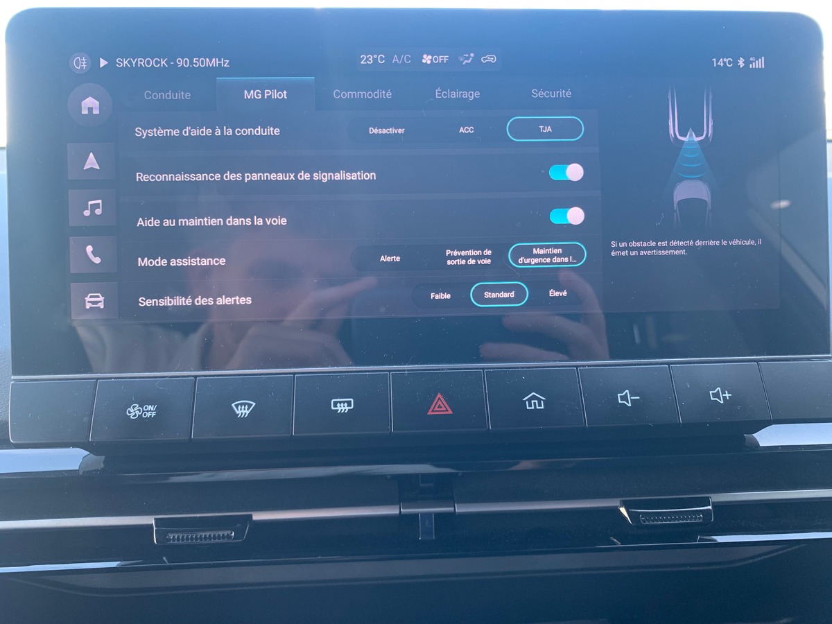 MG MG4 245 | 77 Kwh | Luxury | Apple car Play | Caméra | Siéges chauffants | Régulateur adaptatif