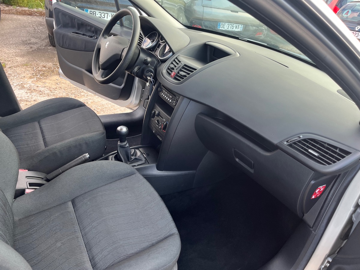 Peugeot 207 1.4 75CH