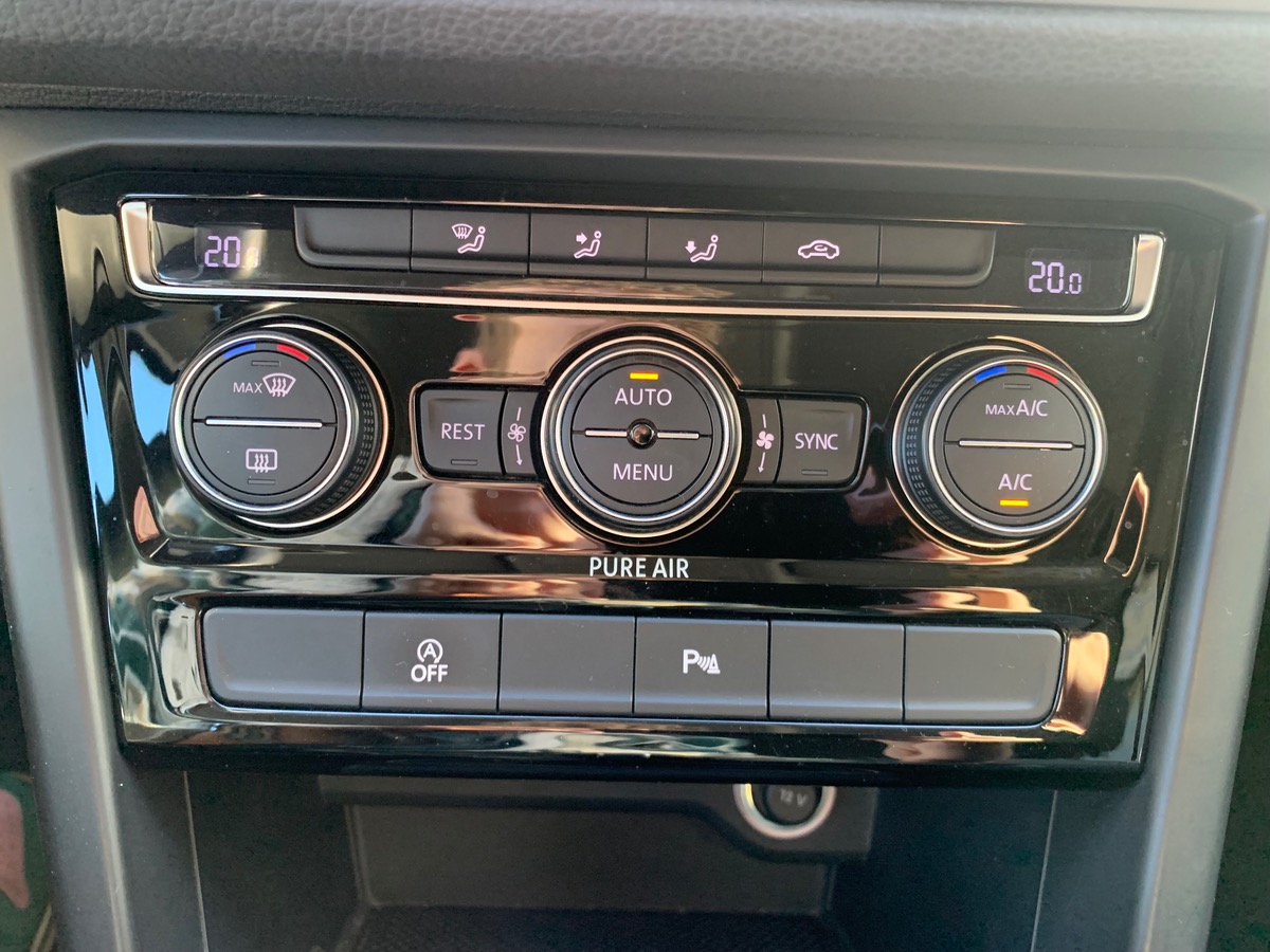 Volkswagen Touran 110 ch | 7 Places | Attelage | GPS | Radar de Stationnement Avant et Arriére