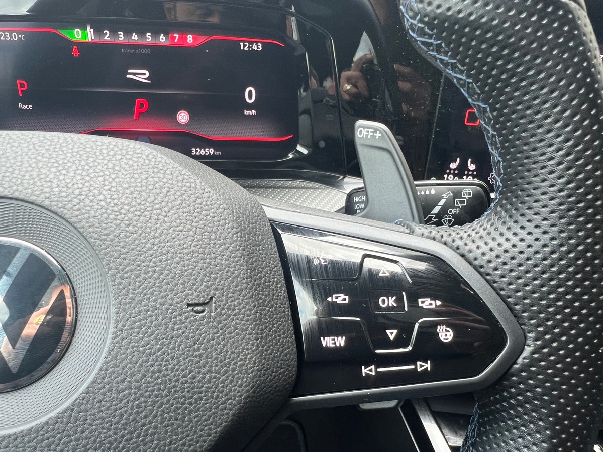 Volkswagen Golf VIII R 2.0 TSI 320 4Motion DSG7
