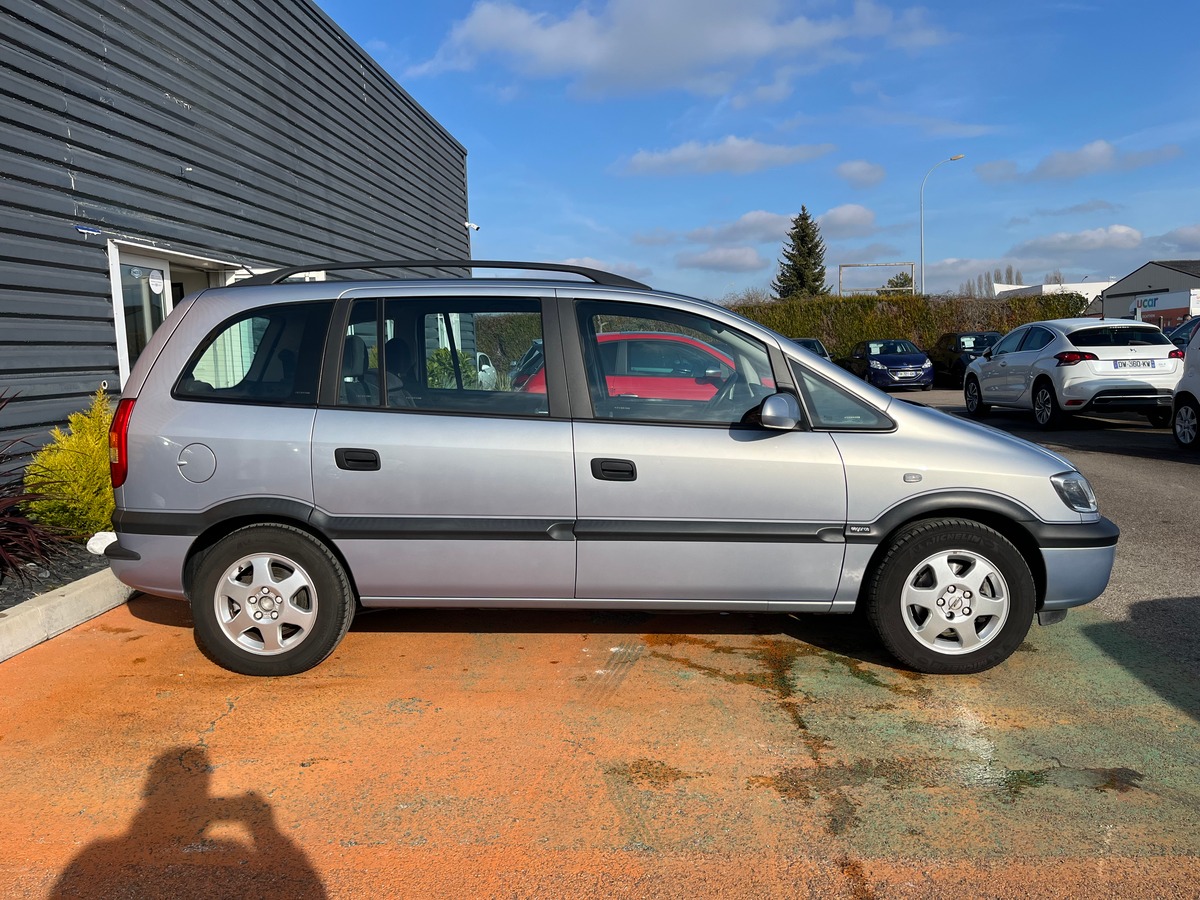 Opel Zafira A 1.8 i 125 CH ELEGANCE 7 PLACES 1ERE MAIN