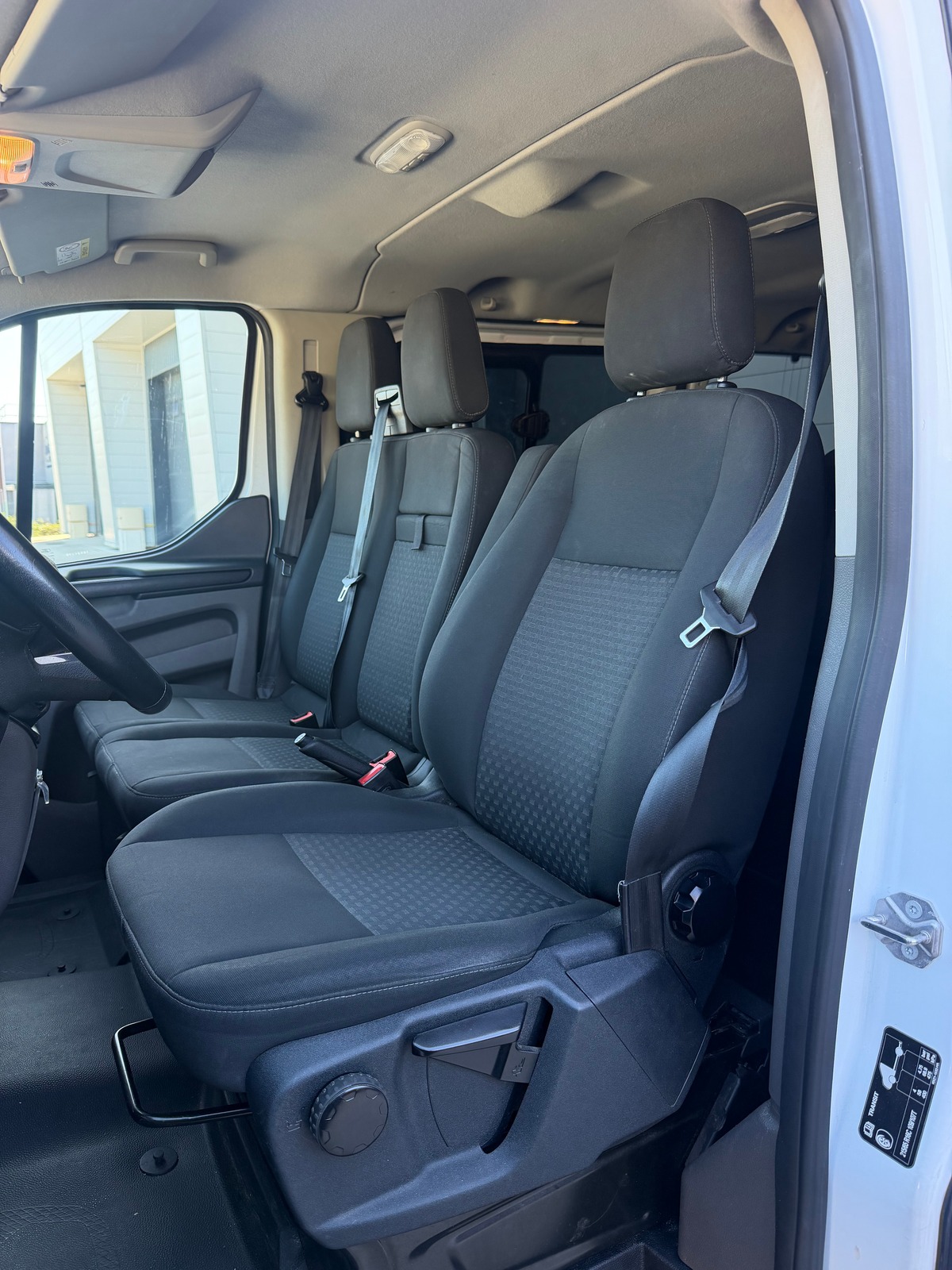 Ford TRANSIT CUSTOM 2.0 ECOBLUE 130 CH - 9 PLACES - ATTELAGE