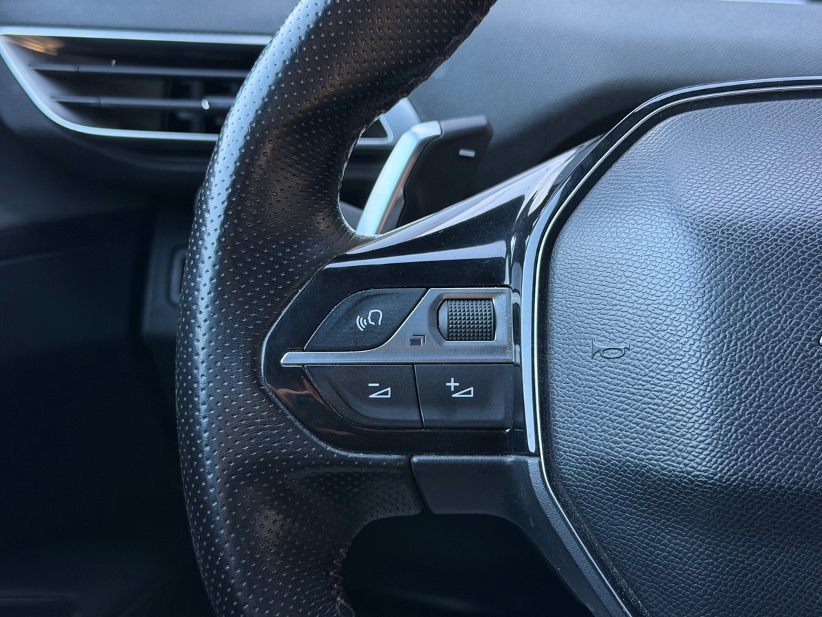 Peugeot 3008 II GT 2.0 BlueHDi EAT6 181 cv - Sièges Alcantara