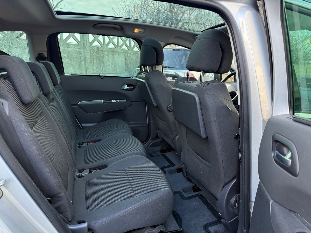 Peugeot 5008 1.6 HDI 120 CV allure 7 places