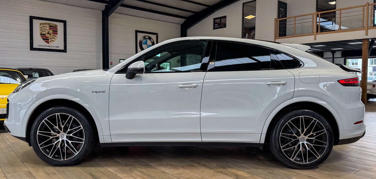 Porsche Cayenne Coupé 3.0 E-HYBRID 462 / CHRONO / SIEGES CHAUFFANTS
