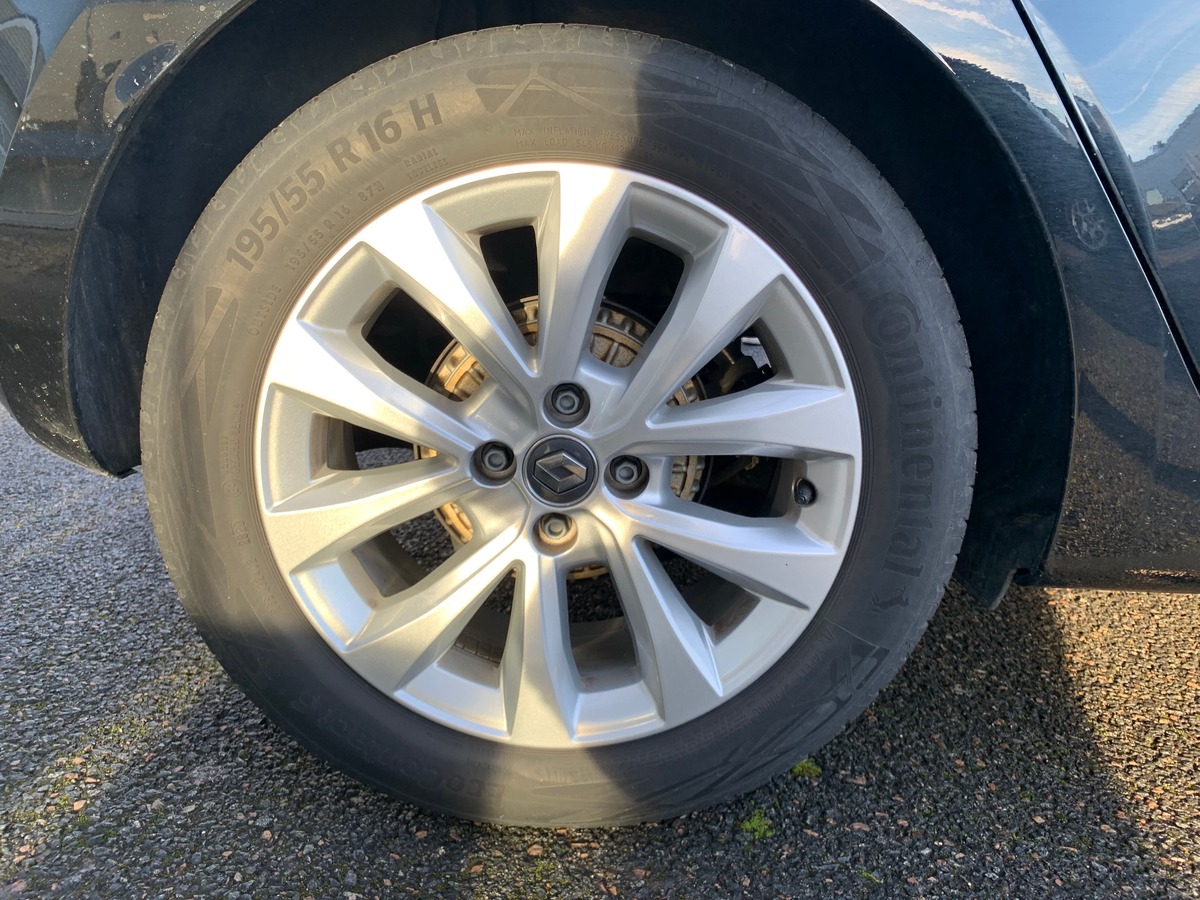 RENAULT Clio V 100 ch | Intens | GPS | Radars de stationnement | Roue de secours | Jantes Alu