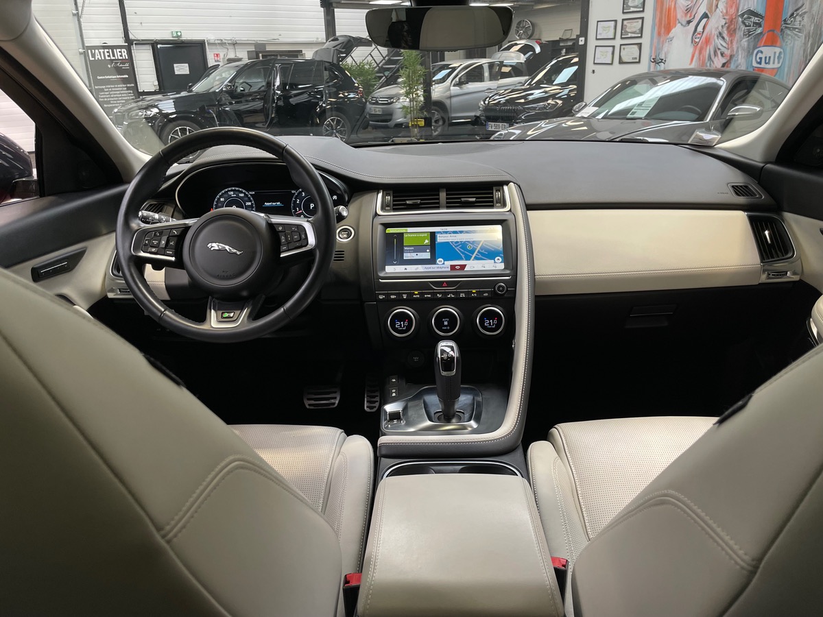 Jaguar E-Pace 2.0L P-250 AWD R-DYNAMIC HSE - TOIT PANO/VOLANT CHAUFFANT