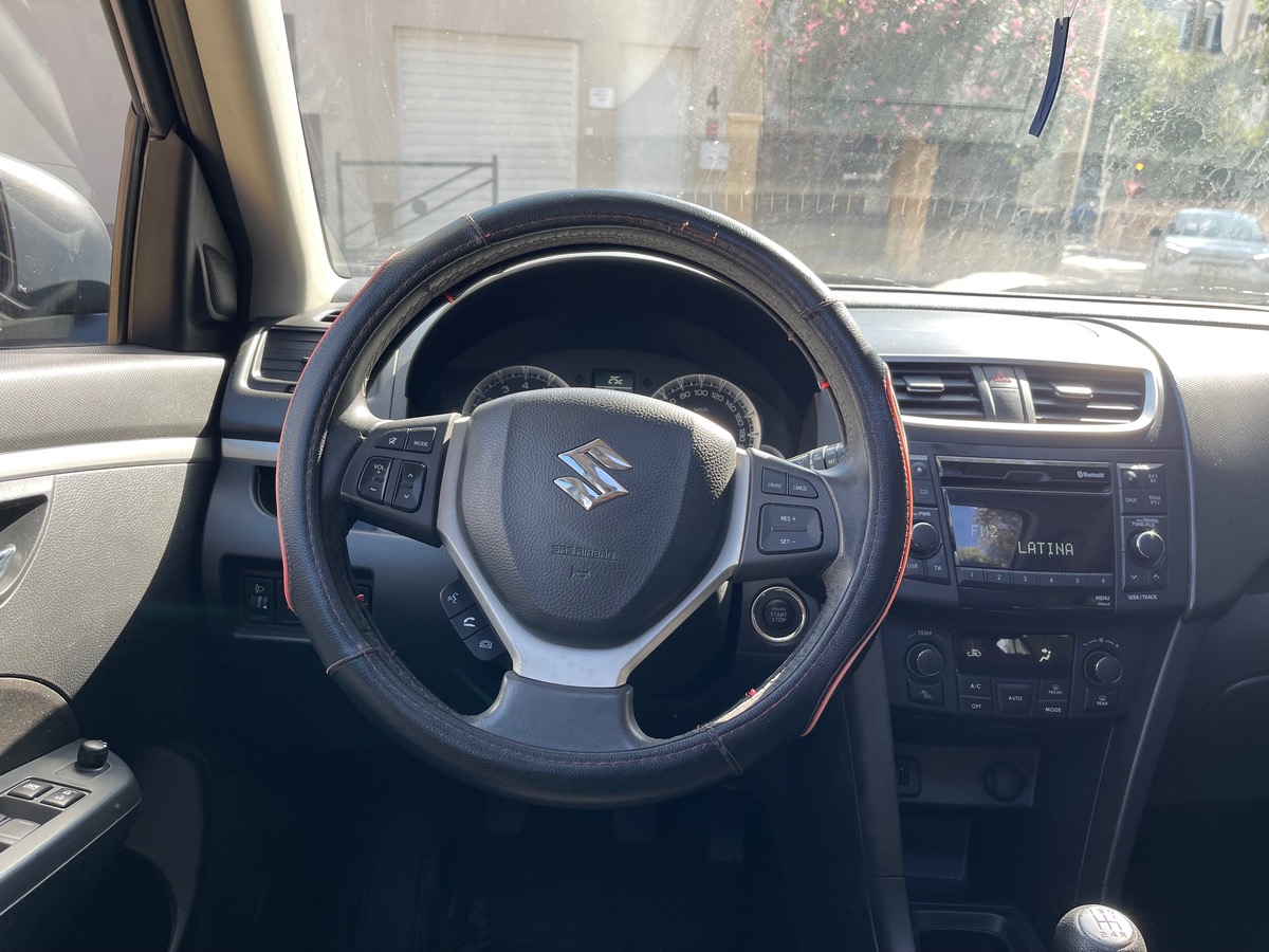 Suzuki Swift 1.2 VVT 94 CV / Toit ouvrant/ Caméra de recul / 5 portes