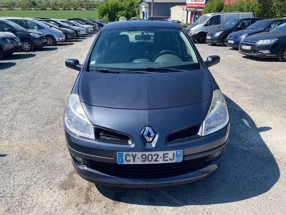 RENAULT Clio III 1.2 tce 100cv faible kilométrage d’origine 