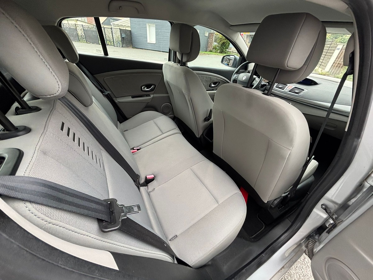 RENAULT Megane III 1.6 E85 110 Expression - Révisée - Garantie