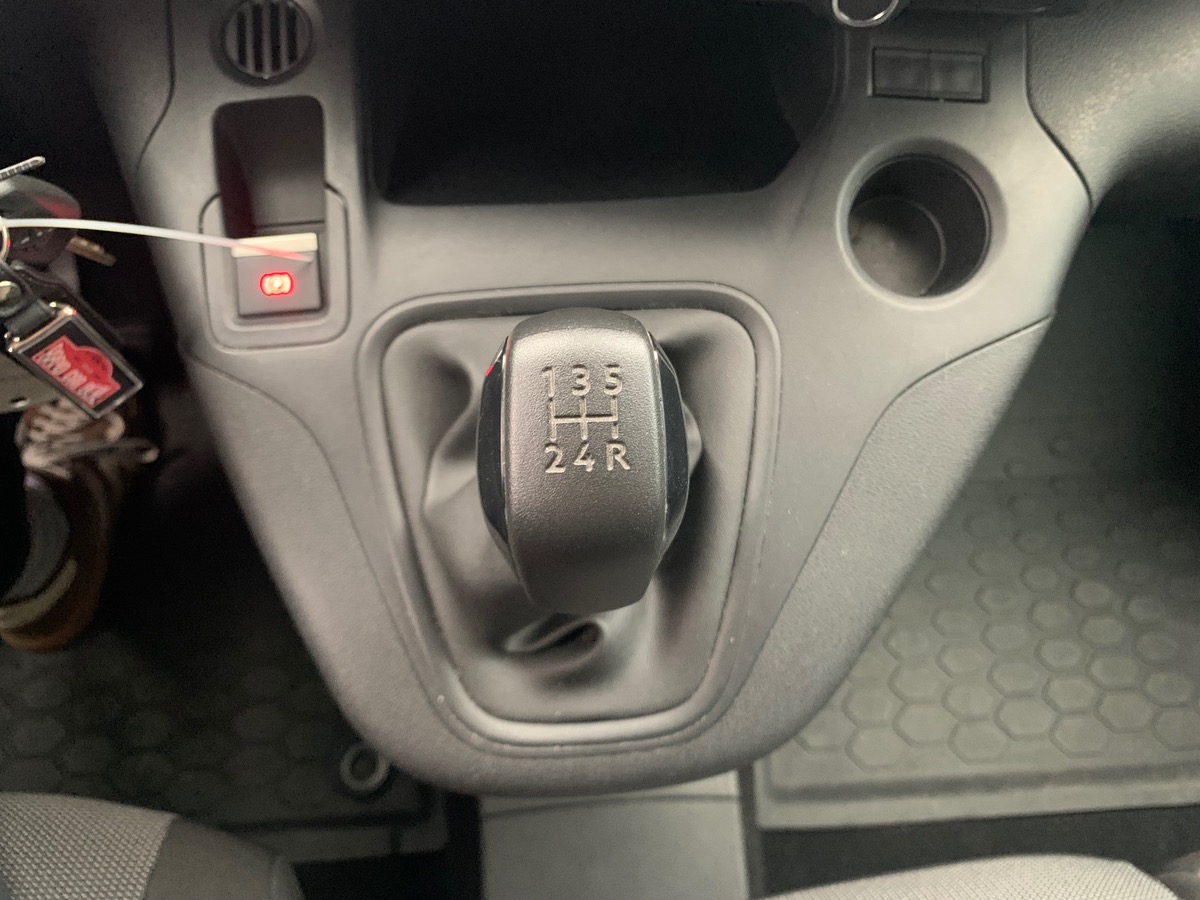 Peugeot Partner 102 ch | TVA Récupérable | GPS | Caméra de recul | Régulateur de vitesse