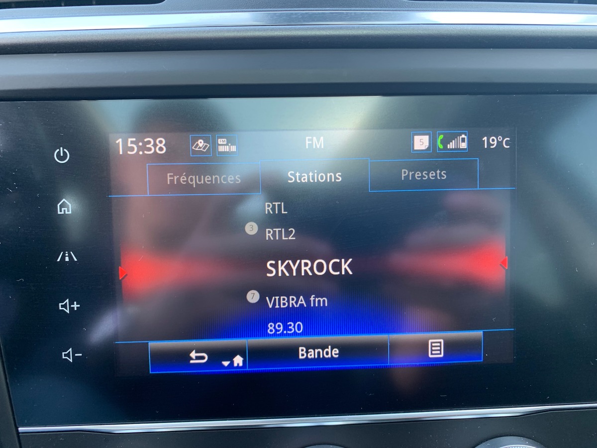 RENAULT Kadjar 150 ch | Black Edition SL | 4WD | Toit Panoramique | Caméra recul | Attelage | BOSE