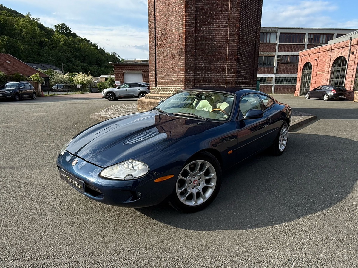 Jaguar XKR 2000