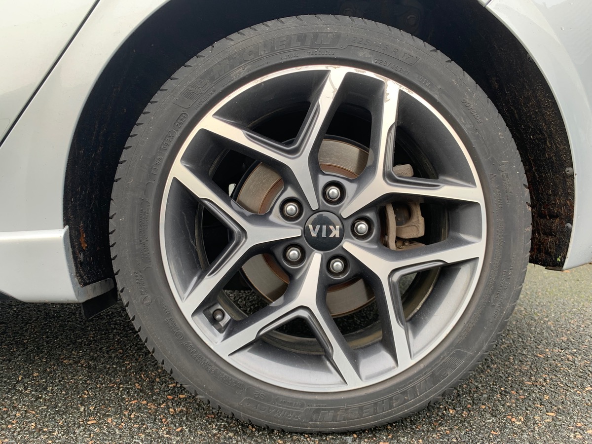 Kia Ceed 136 ch | GT LINE | Caméra Recul | GPS | Régulateur vitesse | Palettes vitesses au Volant