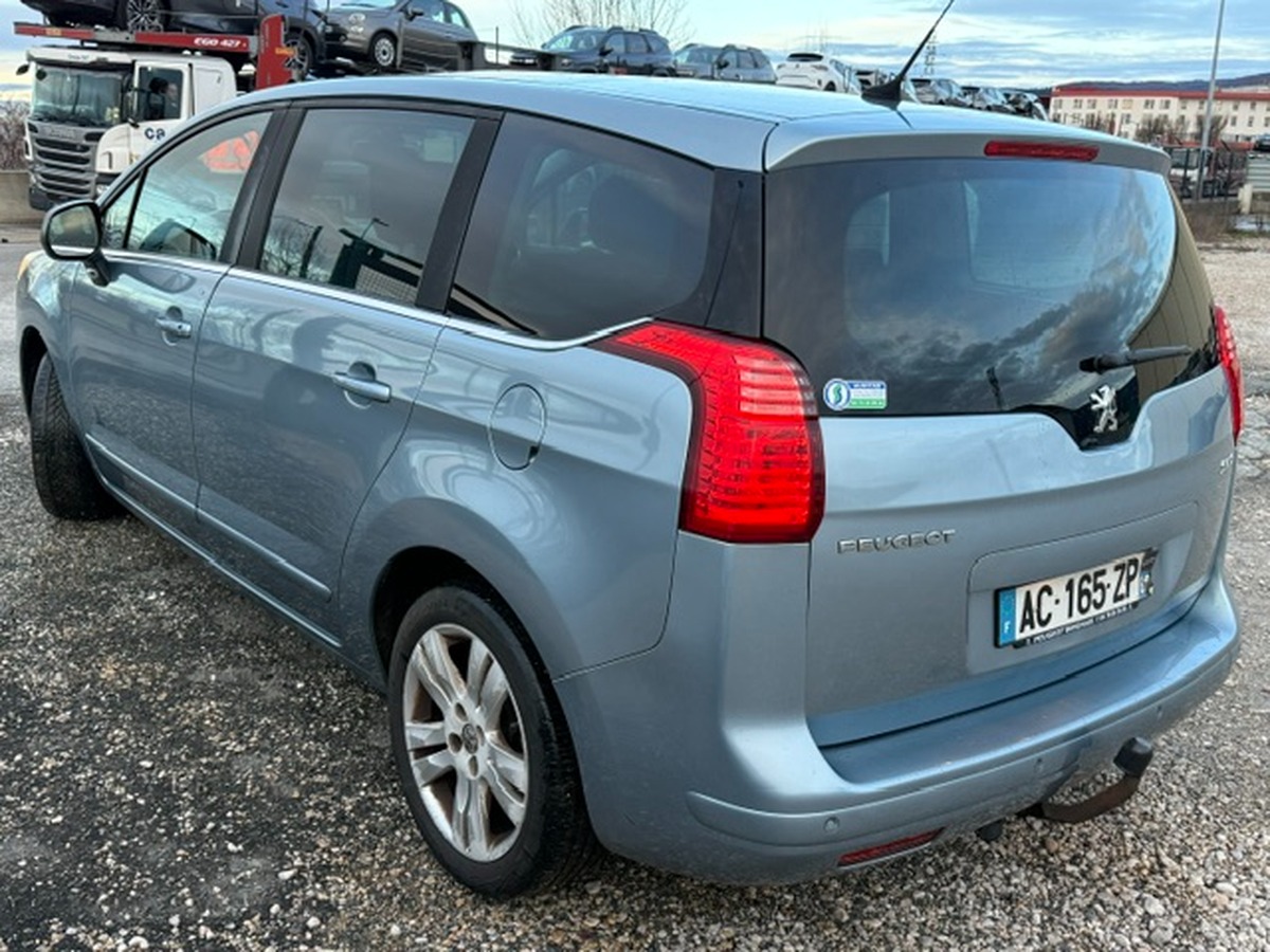 Peugeot 5008 2.0 HDi 16V FAP 150 CH 7 places TOUTES OPTION DISTRIB NEUVE