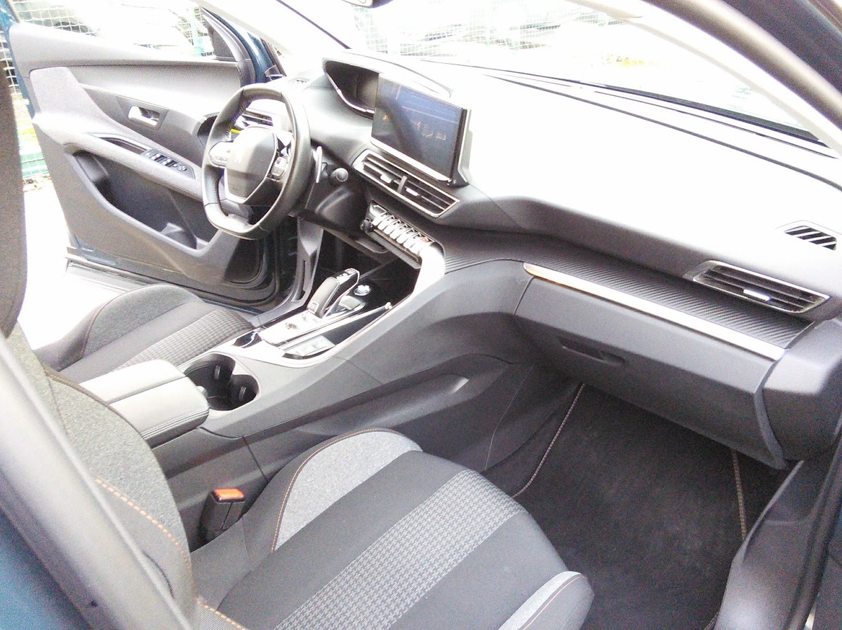 Peugeot 5008 1.5 BleuHDI EAT8 130 ACTIVE PACK 7 PLACES - Première main