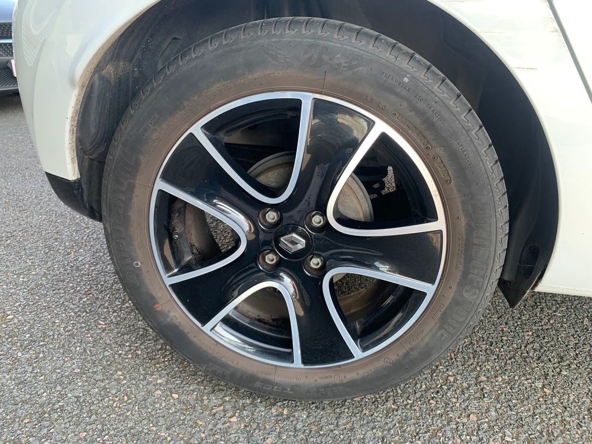 RENAULT Clio IV 75 chevaux | Limited | Caméra de recul | GPS | Bluetooth | Régulateur de vitesse