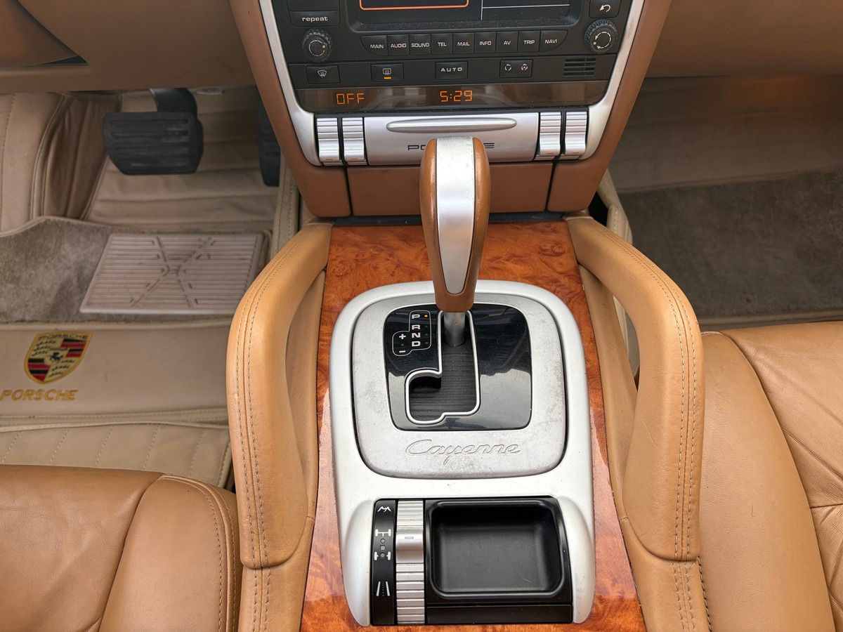 Porsche Cayenne 3.2 V6 250cv Boîte auto SIÈGE ÉLECTRIQUE - TOIT OUVRANT -  CLIMATISATION AUTOMATIQUE