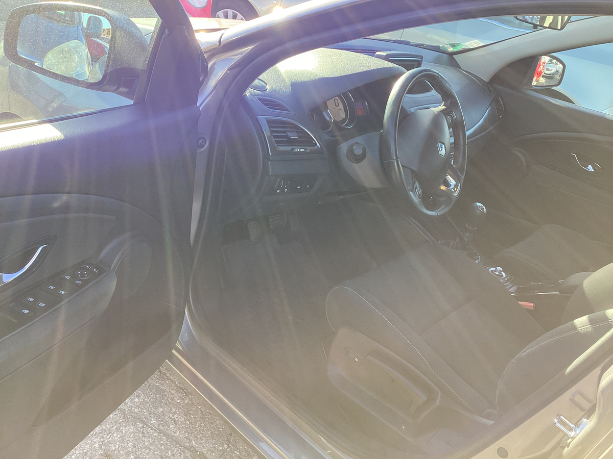RENAULT Megane 1.2 Paris